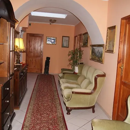 Cezar Hotel 2*